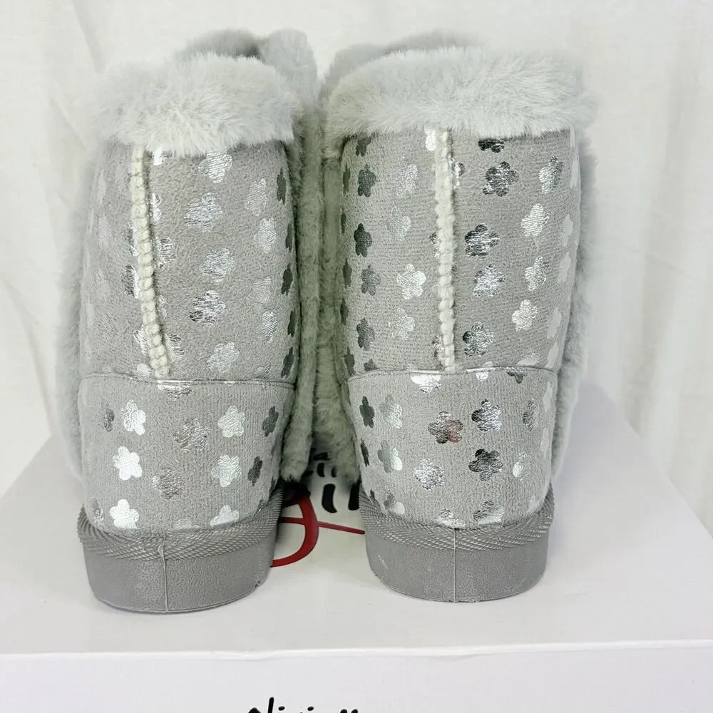 Olivia Miller Girls' Slipper Winter Boots Silver Stars, Faux Fur Gray Size 2